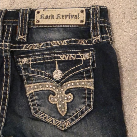 Jillian Rock Revival Capris - Picture 2 of 5